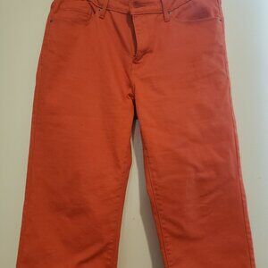 Red Levi's Capris For Women-Size  10.